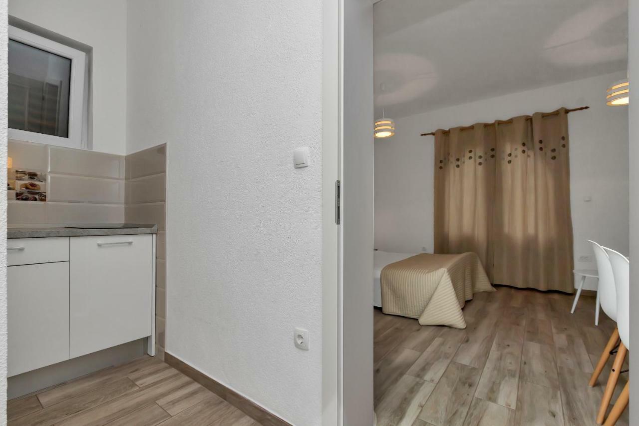 Kate Apartment